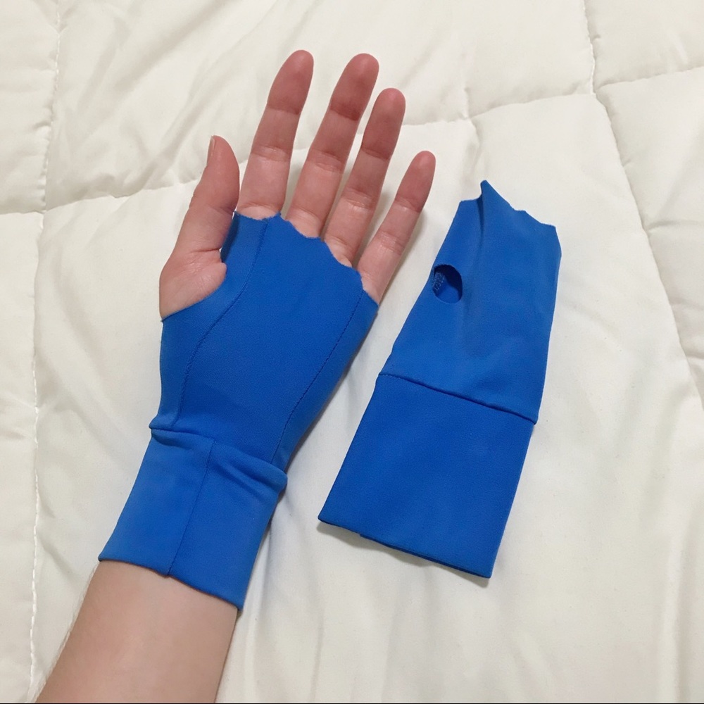 FREE with sale- Blue Compression Gloves